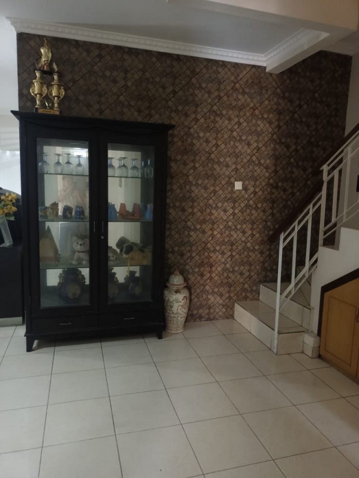 Rumah Disewakan Fully Furnished di Cluster Meadow Green Lippo Cikarang